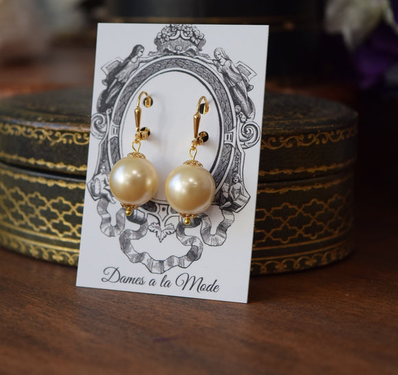 BLACK FRIDAY Round Cream Pearl Dangle Earrings