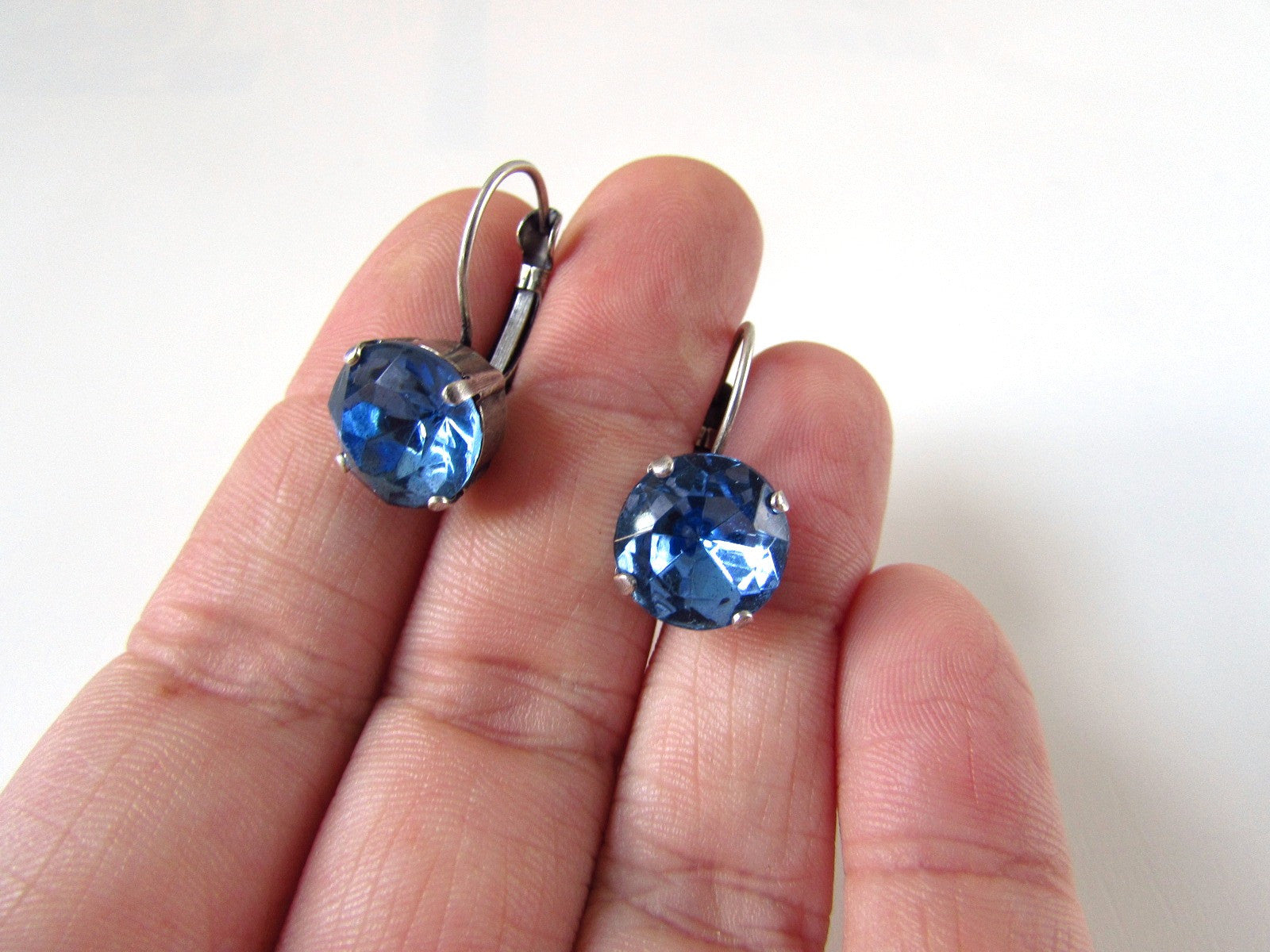 Light Blue Crystal Earrings Small Round Dames a la Mode