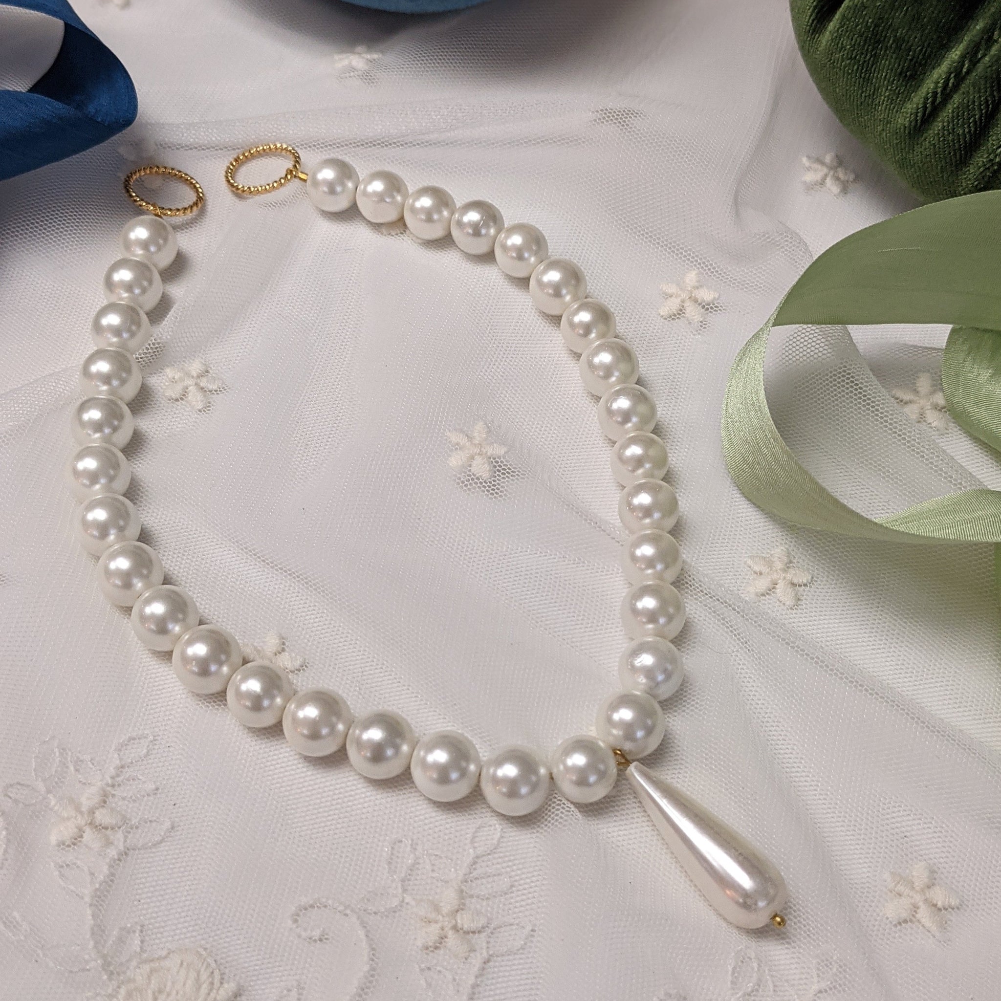 Shell Pearl Necklace - Single Strand with Long Teardrop – Dames a la Mode