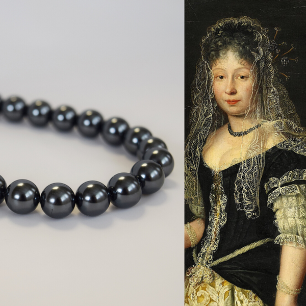 Black Pearl 17th Century Necklace Dames a la Mode